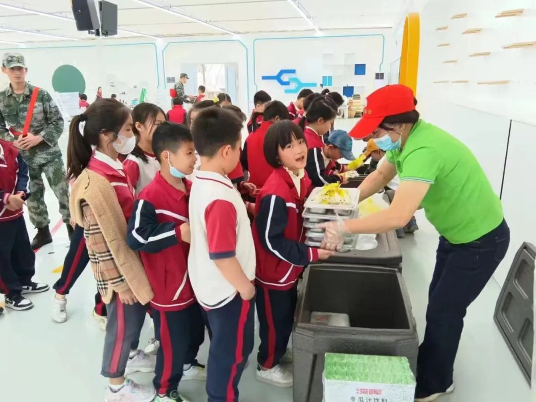 研學基地配餐，佳裕營養(yǎng)團餐配送保障孩子們的每一餐